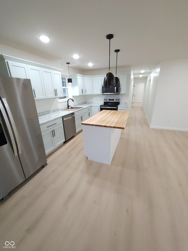 302 W Walnut St, Crothersville, IN 47229 - photo 7