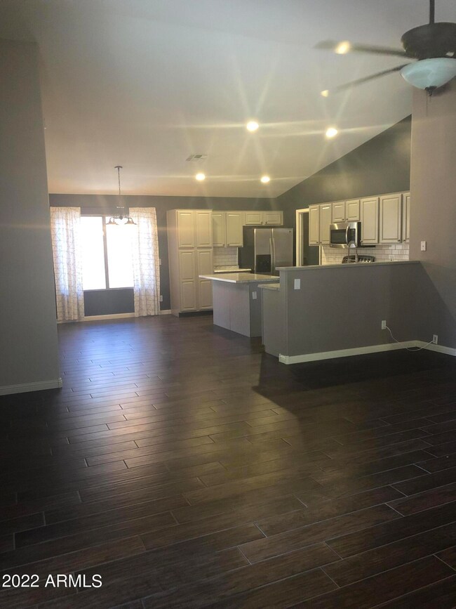 9366 W Deanna Dr, Peoria, AZ 85382 - photo 4