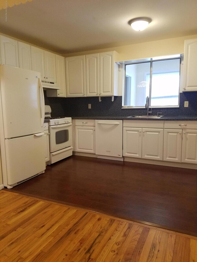 2271 Yorktowne Blvd, Toms River, NJ 08753 - photo 6