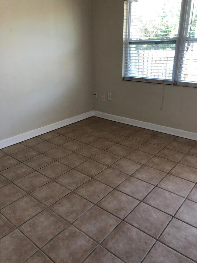 490 S Orlando Ave unit 27, Cocoa Beach, FL 32931 - photo 4