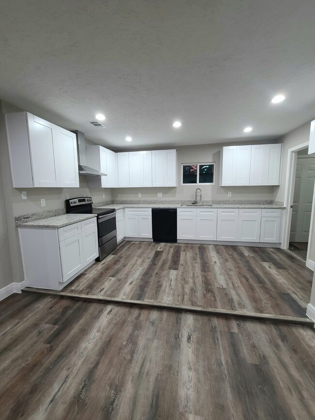 3710 Alberta St, Houston, TX 77021 - photo 4