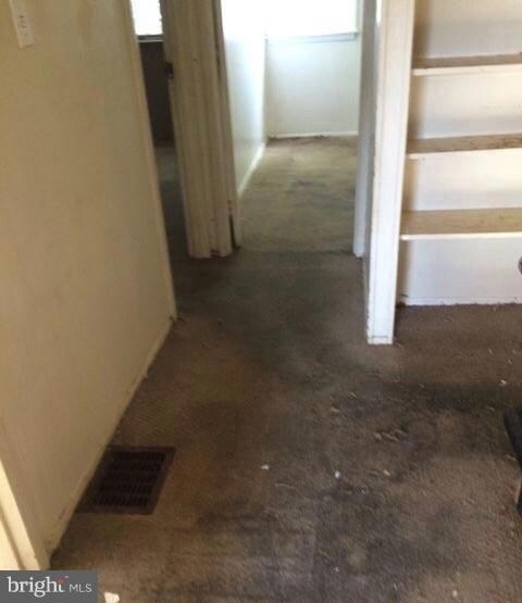 802 Seckel Ct, Halethorpe, MD 21227 - photo 2