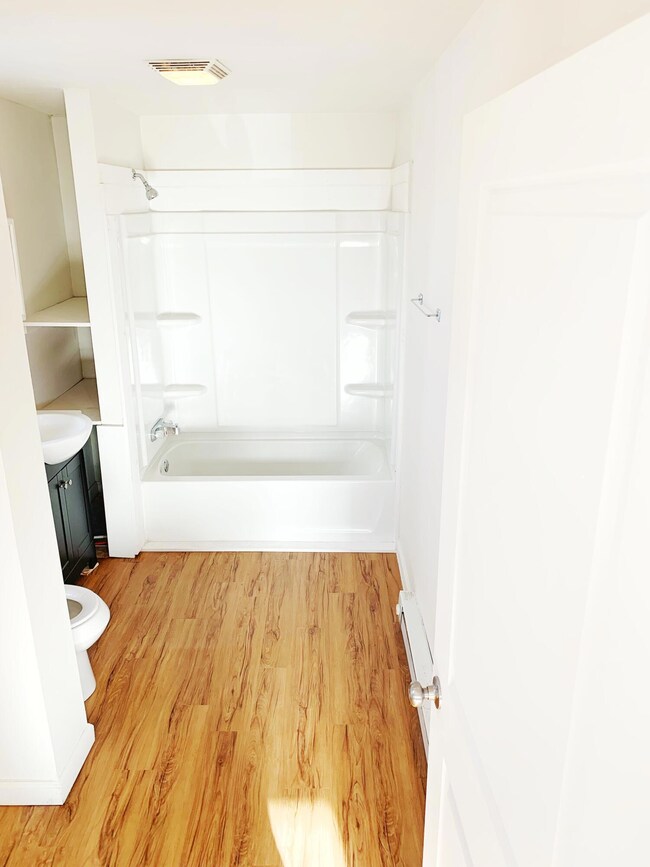 43 Pike #2 shower