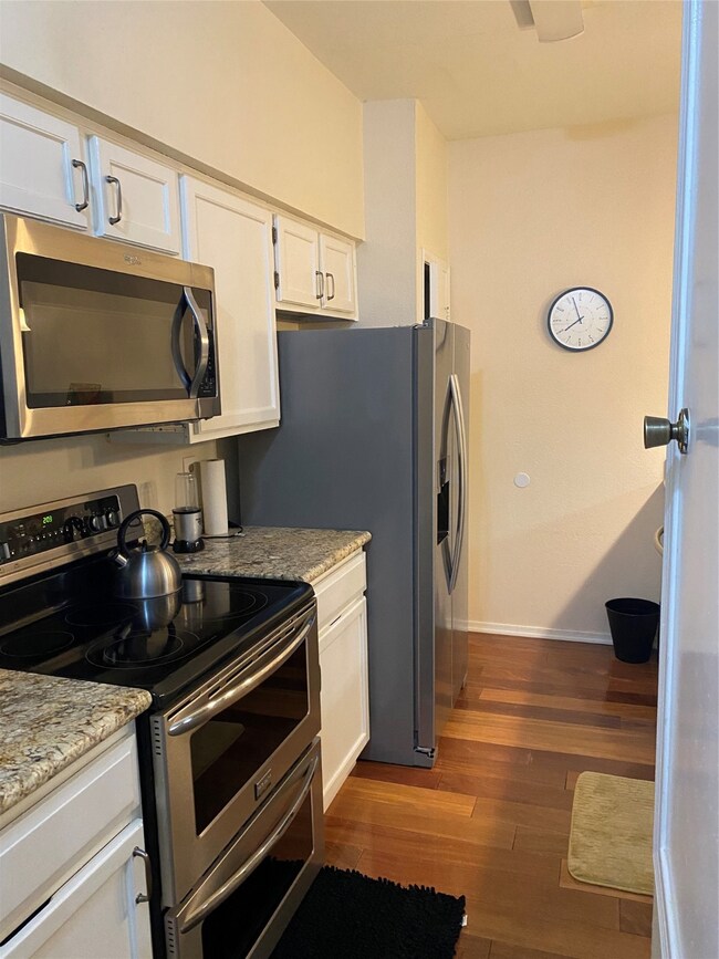 580 Wilcrest Dr unit 580, Houston, TX 77042 - photo 3