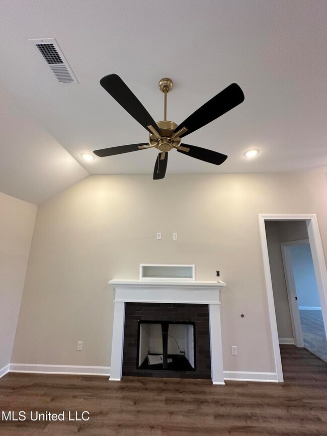 3067 School Loop Rd, Lake Cormorant, MS 38641 - photo 4