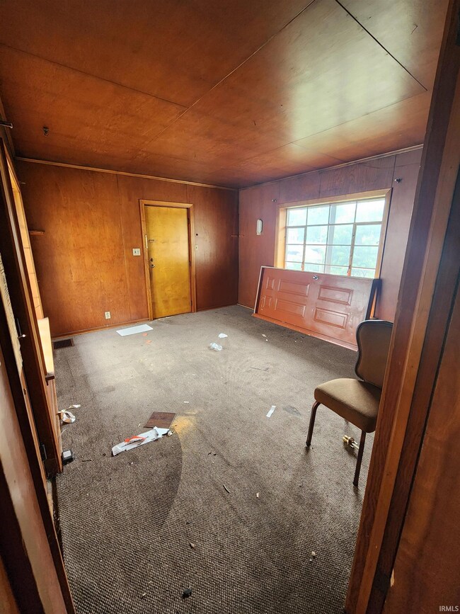 1577 W Franklin St, Elkhart, IN 46516 - photo 5