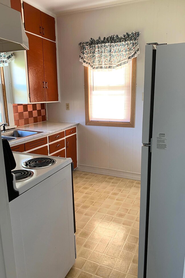 Thu_Kitchen_2<|><|>