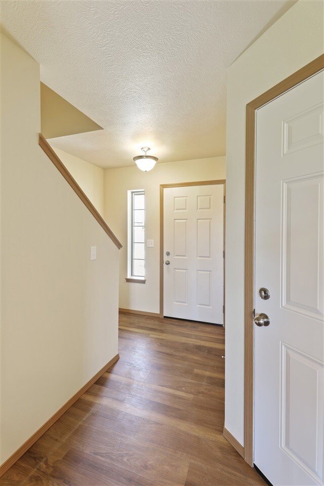 941 N Stanley St, Medical Lake, WA 99022 - photo 2