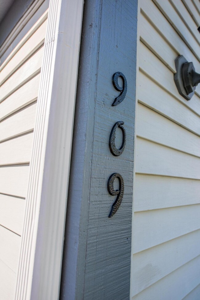 909 Gosfield Gate Ct, Westerville, OH 43081 - photo 7