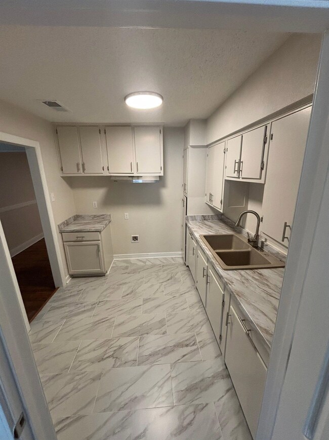 1526 Prescott Rd, Memphis, TN 38111 - photo 5