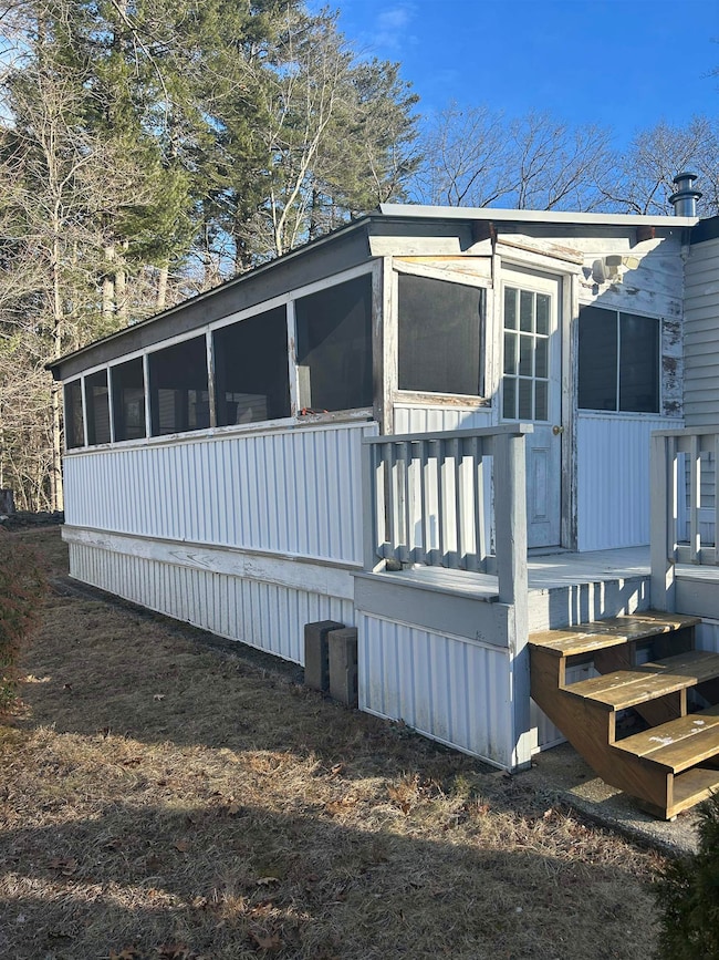 18 Bangor St, Nashua, NH 03063 - photo 3