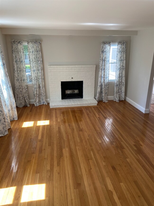 120 Scobie Pond Rd, Derry, NH 03038 - photo 6