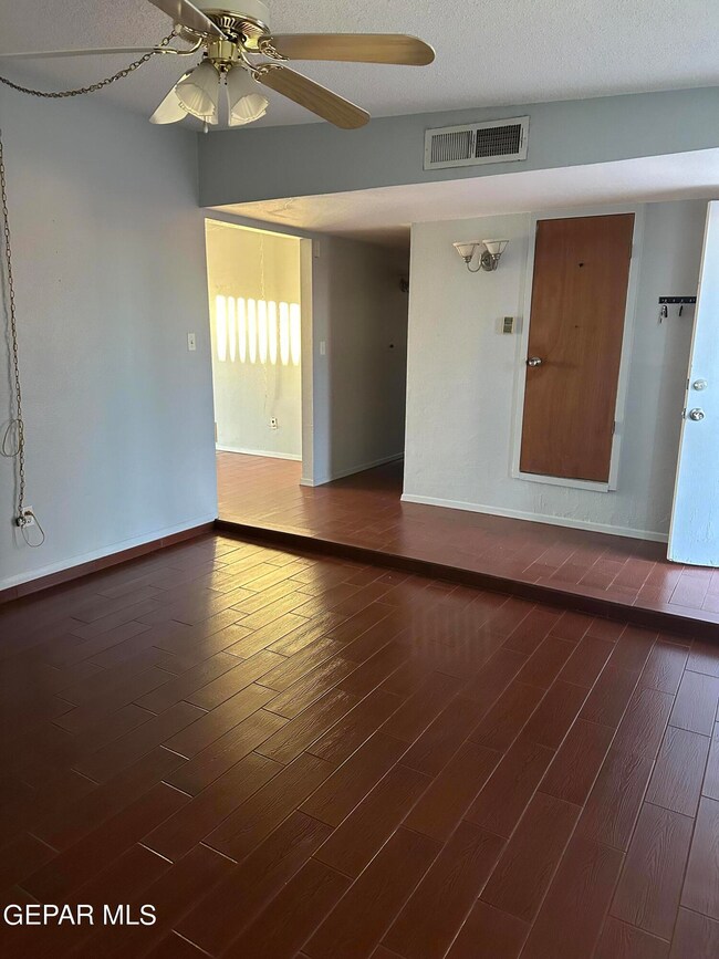 2105 Diciembre Dr, El Paso, TX 79935 - photo 2