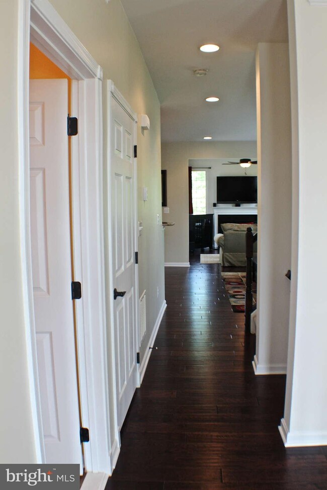 25605 America Square, Chantilly, VA 20152 - photo 6