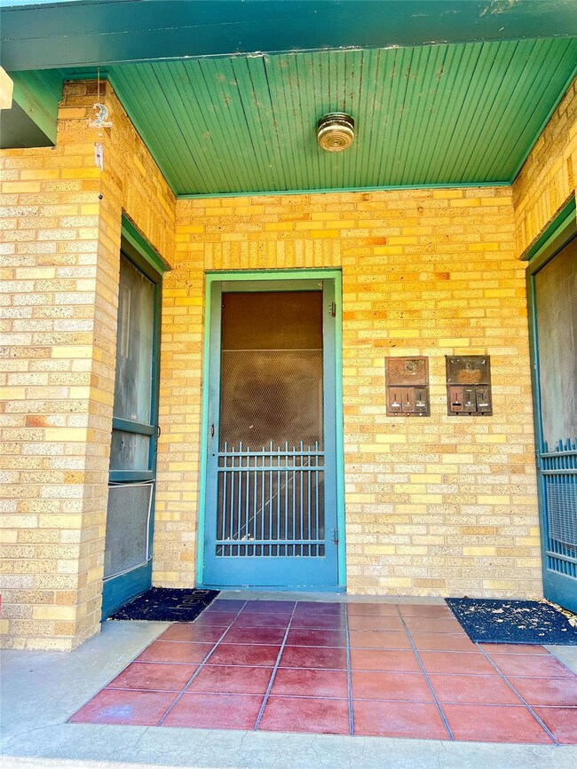 703 W 11th St unit 5, Austin, TX 78701 - photo 3