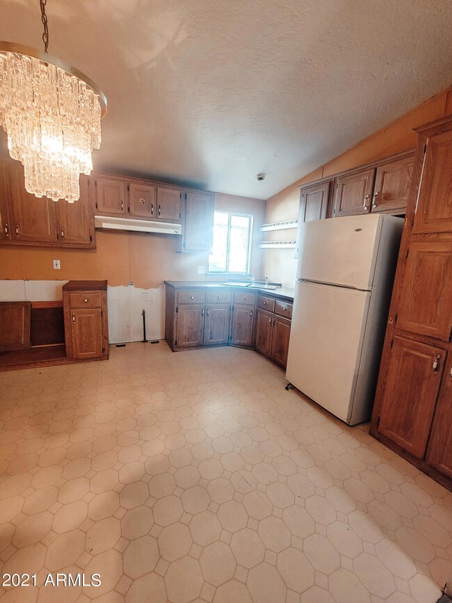 5002 W Bethany Home Rd unit 100, Glendale, AZ 85301 - photo 4