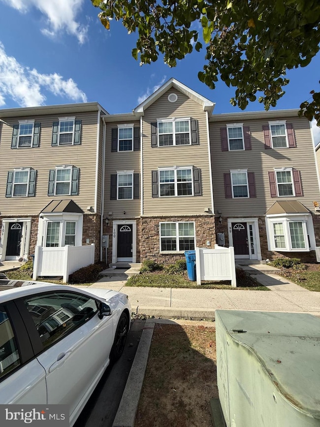 1818 Cassandra Dr unit 100, Sykesville, MD 21784 - photo 3