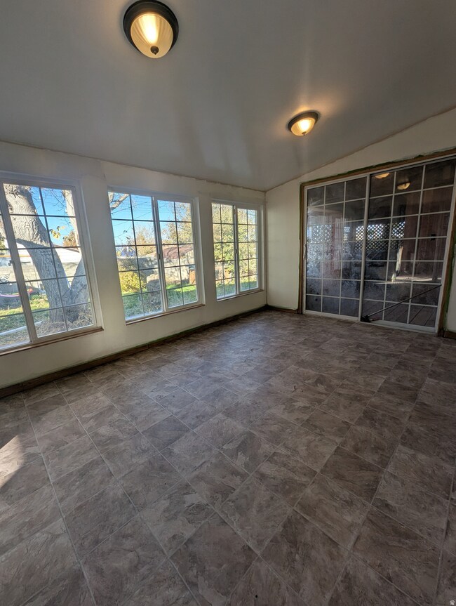 390 S 320 W, Tooele, UT 84074 - photo 6