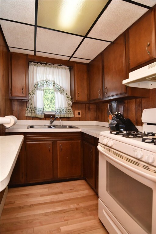 17 Caporal St, Cranston, RI 02910 - photo 3