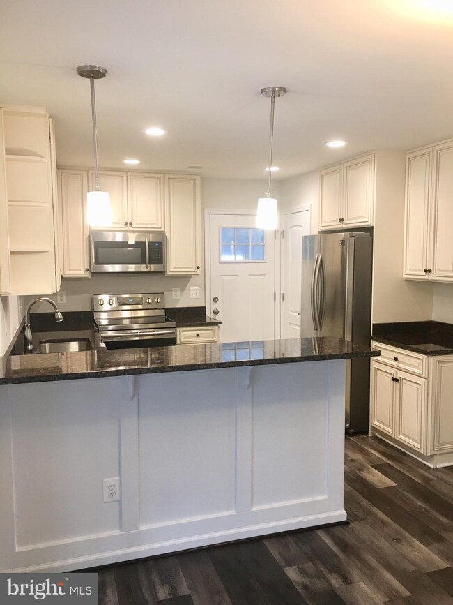 10882 Rugby Dr, Bealeton, VA 22712 - photo 2