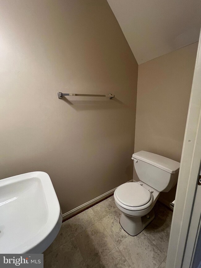 618 Trout Run Ct, Odenton, MD 21113 - photo 5