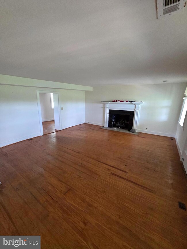 2565 Crenshaw Rd, Marshall, VA 20115 - photo 6