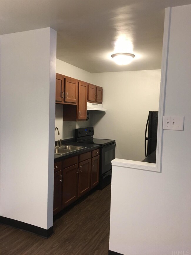 801 Princeton Blvd, Elkhart, IN 46516 - photo 7