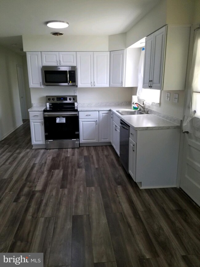 5913 Charles St, Gwynn Oak, MD 21207 - photo 4