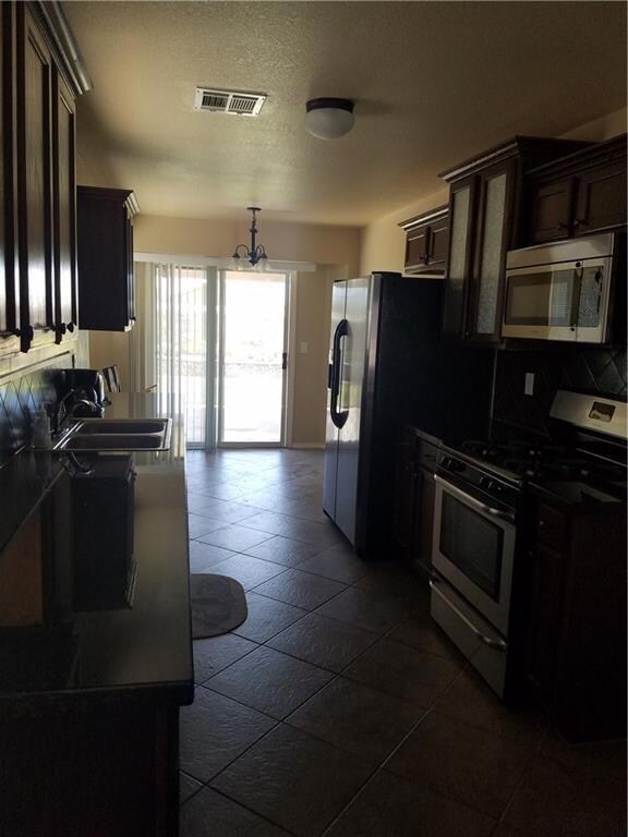 14320 Desert Sky Dr, Horizon City, TX 79928 - photo 7