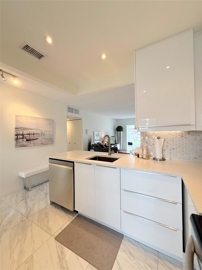 4706 NW 36th St unit 412, Lauderdale Lakes, FL 33319 - photo 7