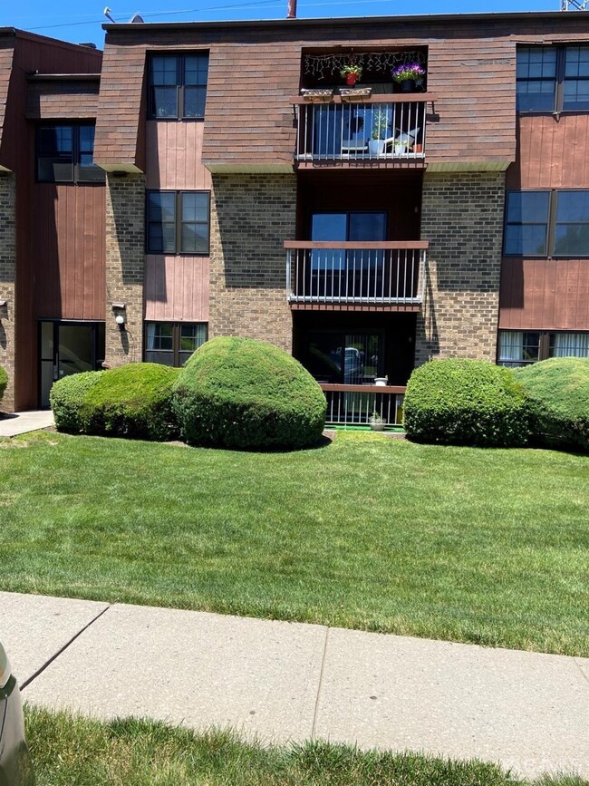 280 Alpine Way, Woodbridge Township, NJ 07095 - photo 6