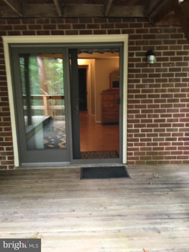 11506 Pine Cone Ct, Reston, VA 20191 - photo 4