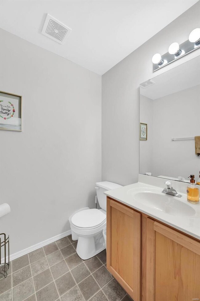 Main Level 1/2 Bathroom