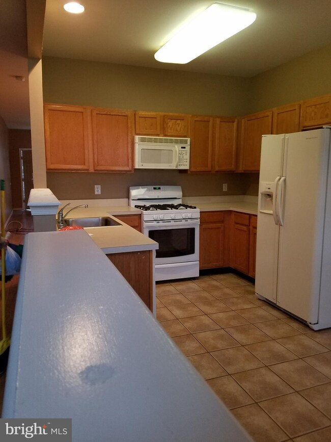 169 Pennsbury Ln, Woodbury, NJ 08096 - photo 2