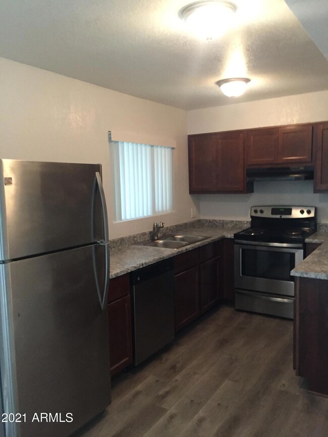 2301 N 28th St unit 1, Phoenix, AZ 85008 - photo 5