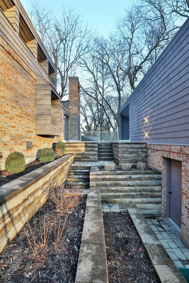 867 Clayton Dr, Worthington, OH 43085 - photo 6