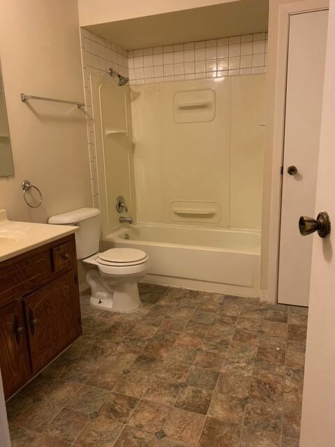 18027 Juneway Ct, Country Club Hills, IL 60478 - photo 2