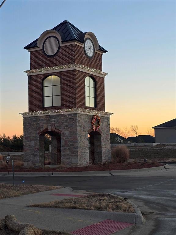 16207 Sharon Dr, Urbandale, IA 50323 - photo 2