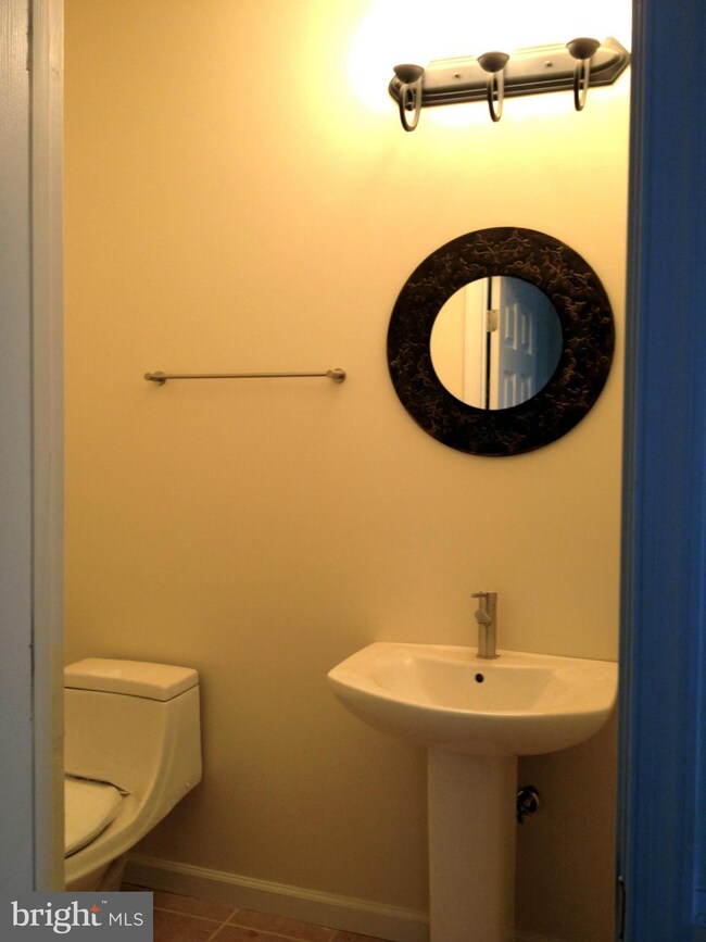 5401 C St SE, Washington, DC 20019 - photo 2