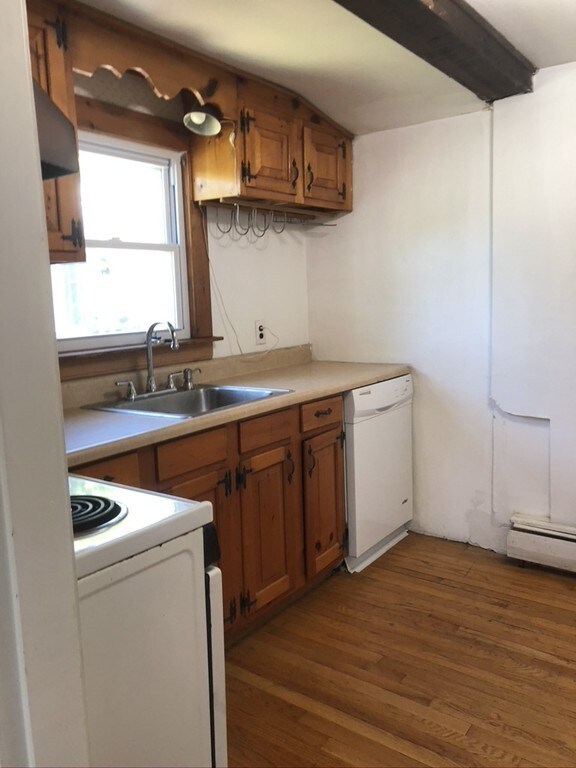 639 Lincoln St unit 3, Waltham, MA 02451 - photo 6