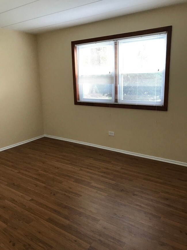 15W630 Lexington St unit 2A, Elmhurst, IL 60126 - photo 6