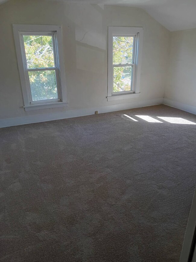 935 7th St SW, Massillon, OH 44647 - photo 6