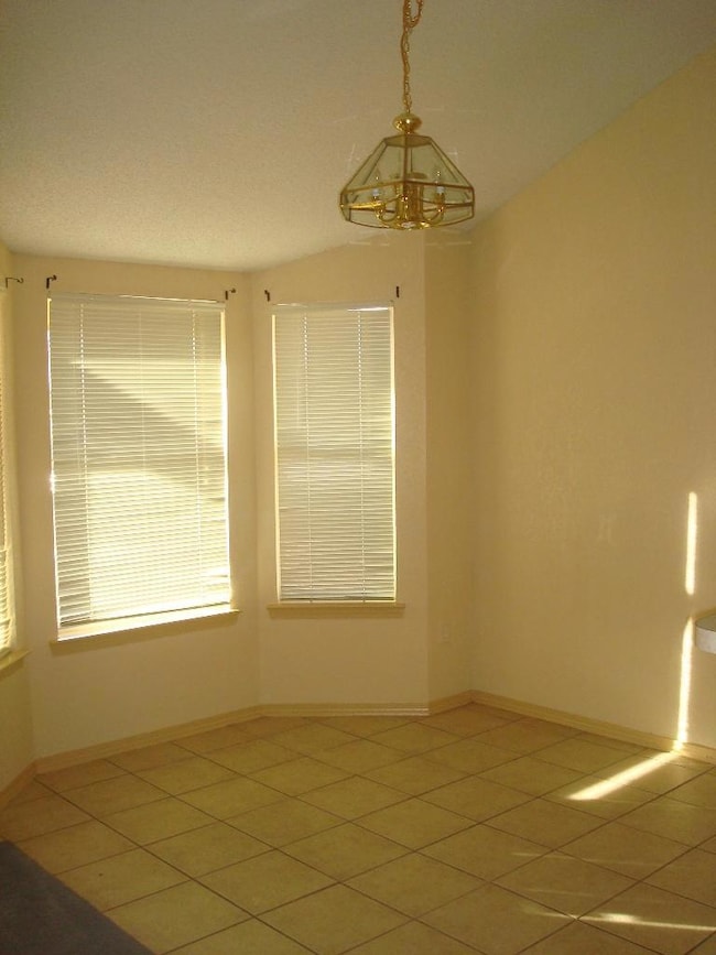 444 Katherine Dr, Horizon City, TX 79928 - photo 4