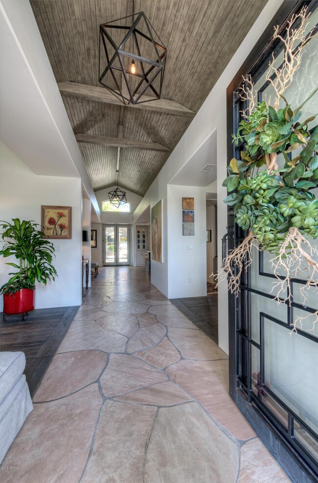 005_Foyer