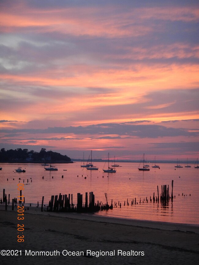 22 Myrtle Ave, Keyport, NJ 07735 - photo 5