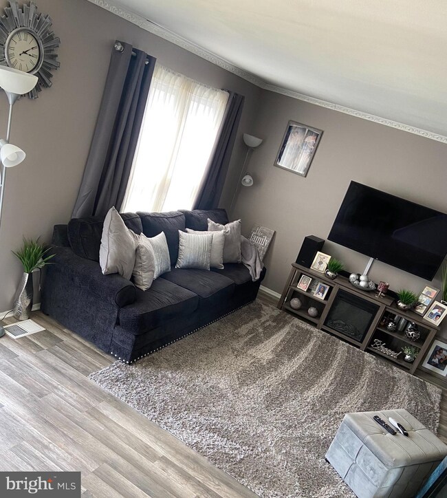 2128 Catskill St, Temple Hills, MD 20748 - photo 2