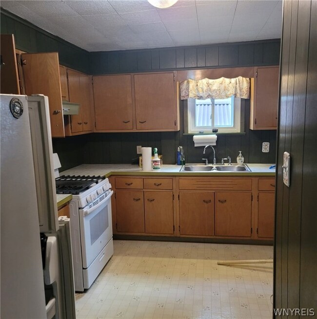 190 Amber St, Buffalo, NY 14220 - photo 6