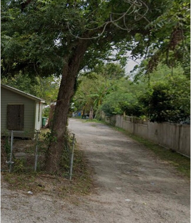 7010 Los Angeles St, Houston, TX 77016 - photo 3