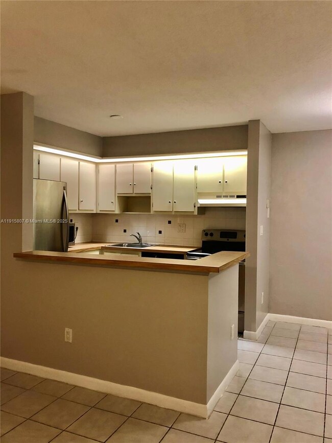 9753 W Mcnab Rd unit 112, Tamarac, FL 33321 - photo 4