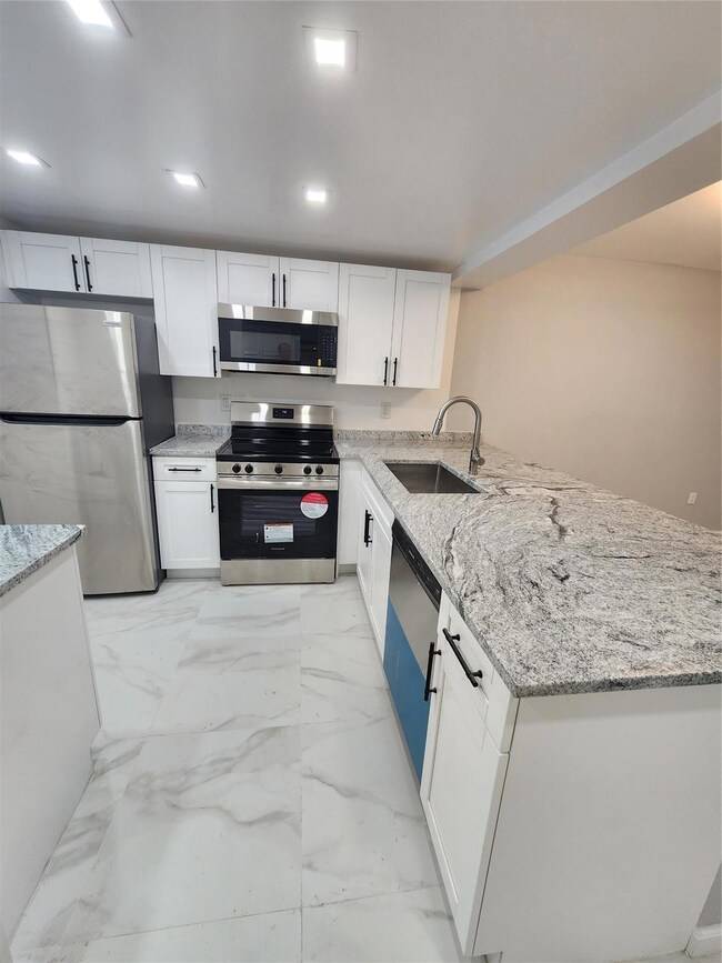 485 N Pine Island Rd unit A204, Plantation, FL 33324 - photo 2